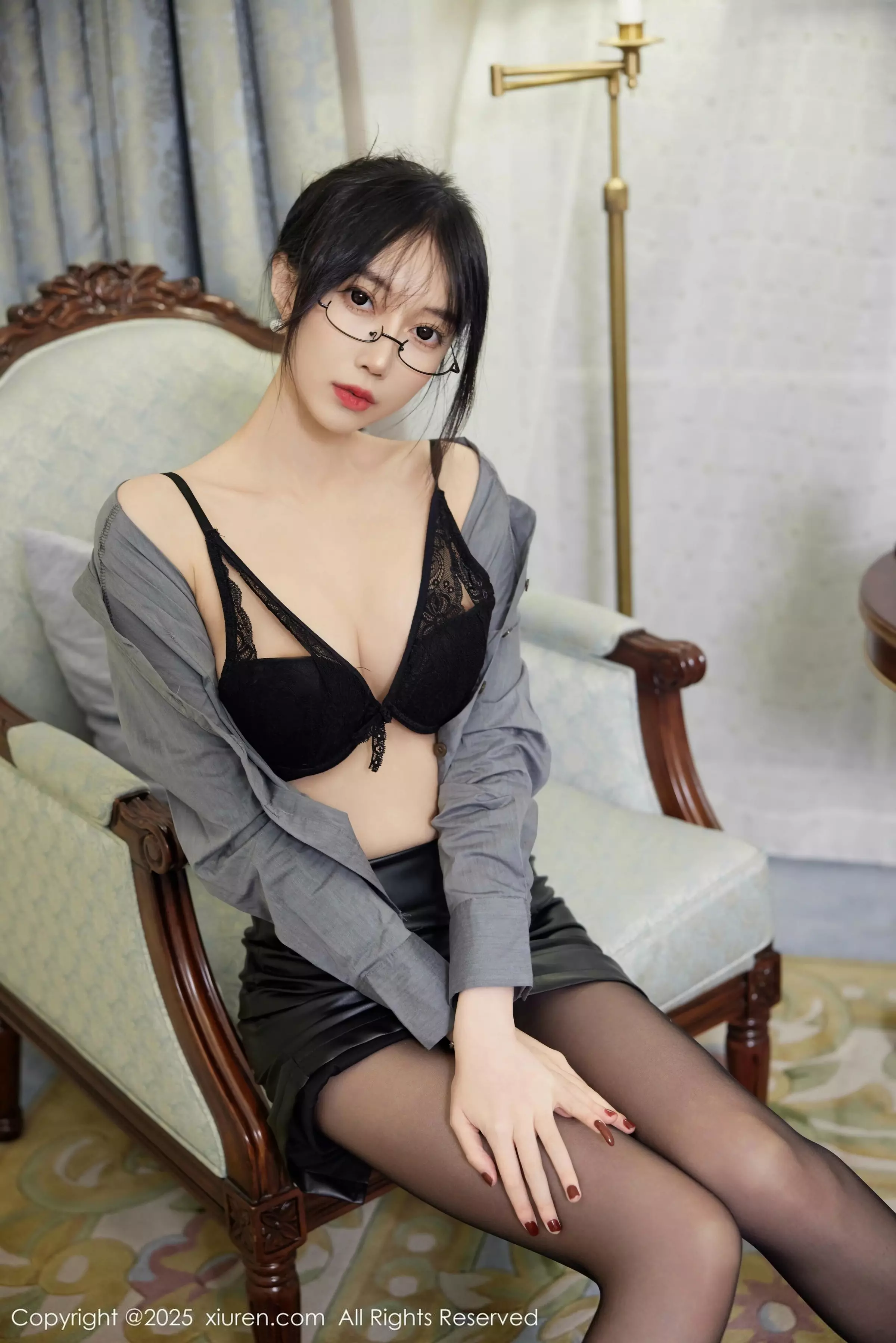 秀人集.com_[XiuRen秀人网]No.10043_模特玥儿玥er性感Ol职业装露黑色内衣配超薄黑丝秀美腿诱惑写真87P