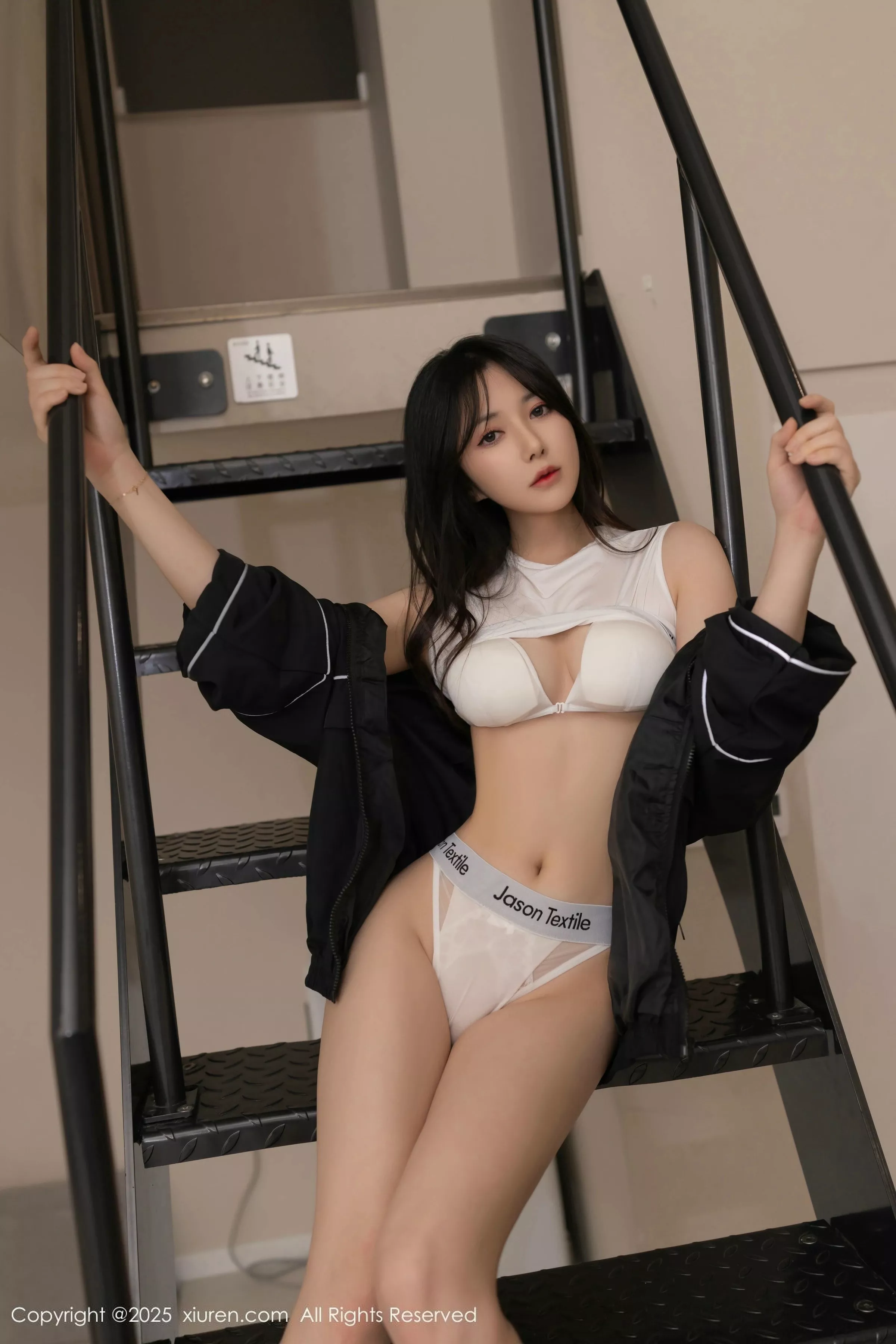 秀人集.com_[XiuRen秀人网]No.10112_模特鱼子酱Fish性感黑色运动服露白色内衣秀曼妙身材诱惑写真58P