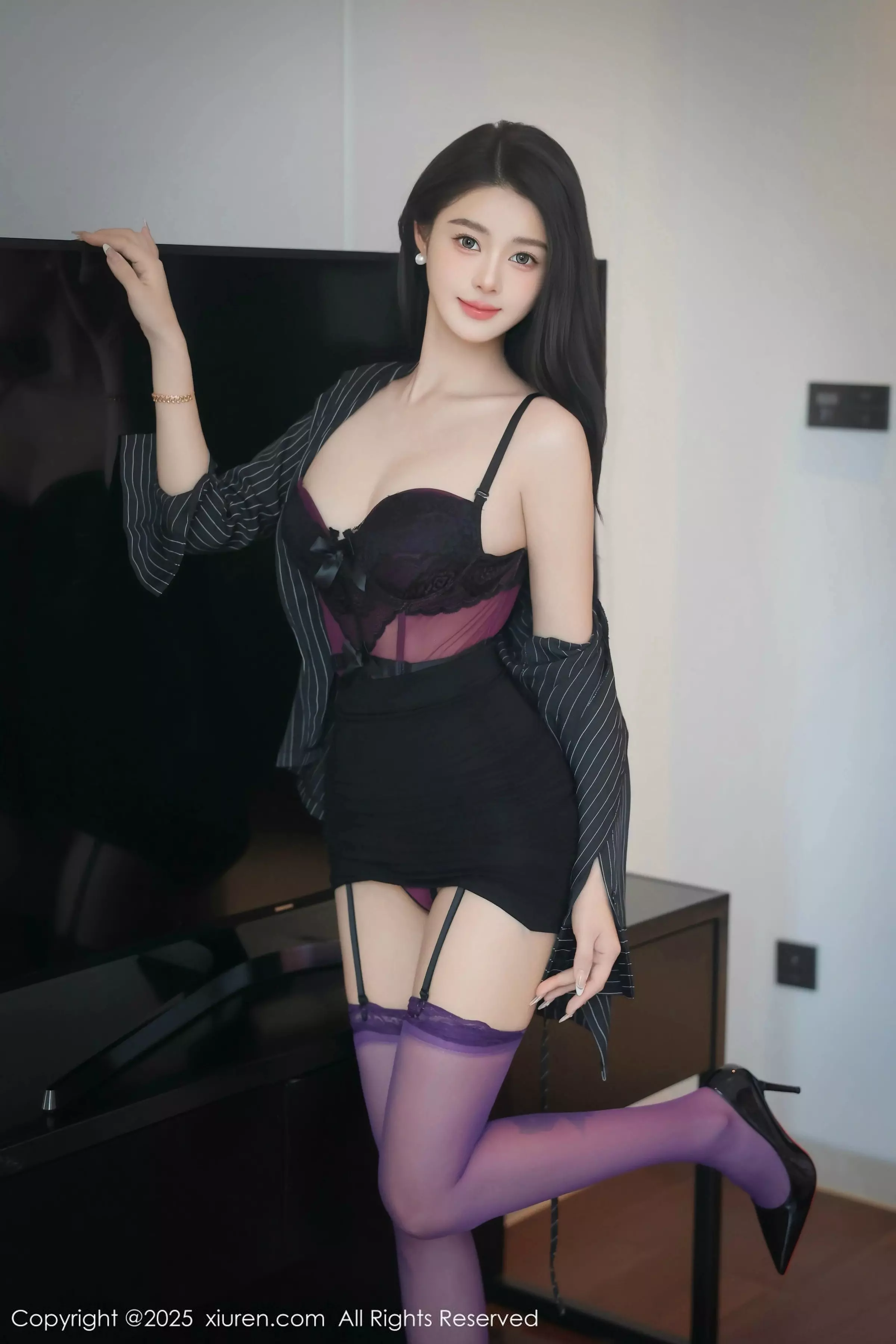 秀人集.com_[XiuRen秀人网]No.10053_模特Candy糖糖性感紫色情趣服饰配紫丝吊袜秀丰腴身材诱惑写真84P