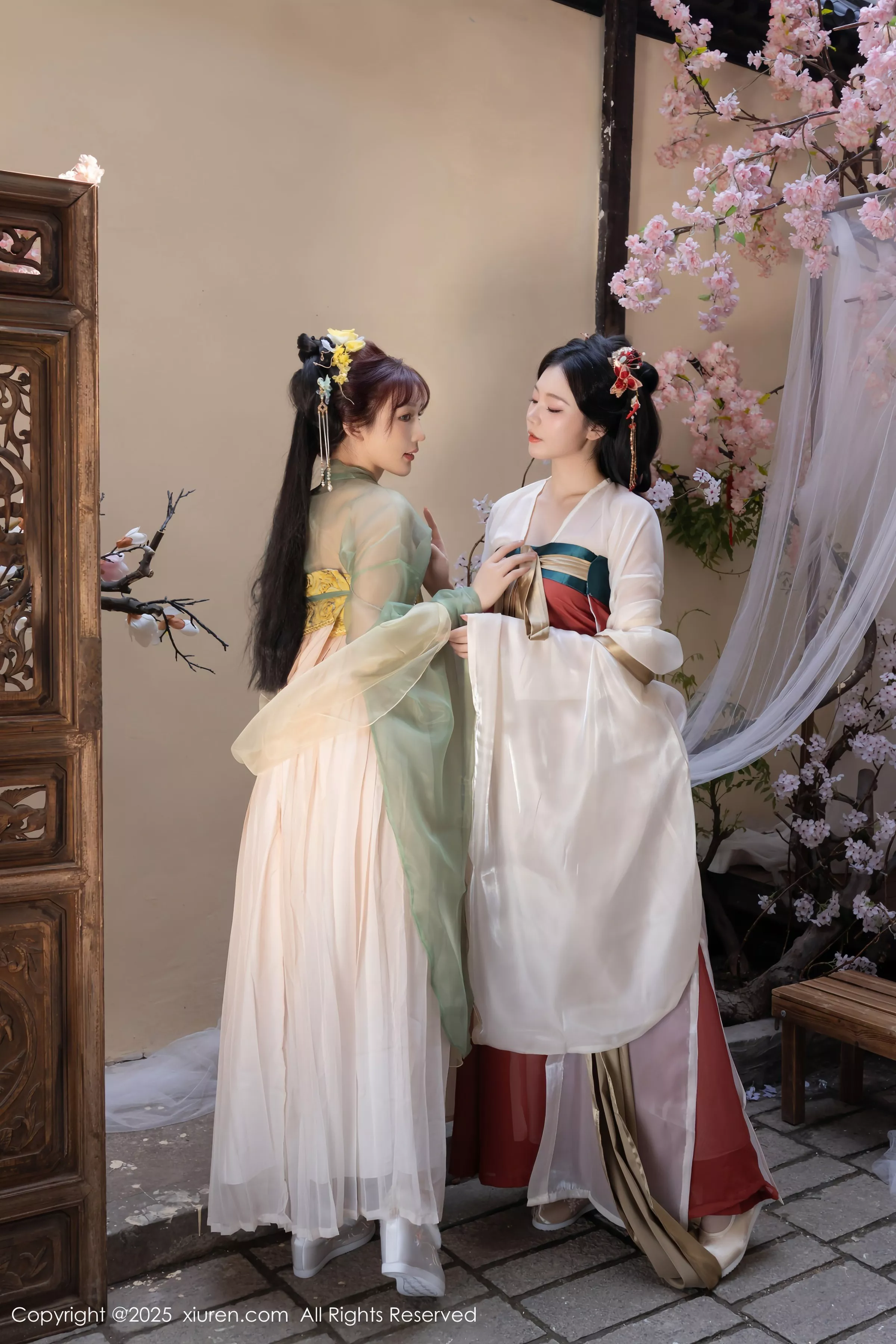 秀人集.com_[XiuRen秀人网]No.10223_模特合集女神陆萱萱＆安然anran激情互动薄纱古装撩人诱惑写真80P