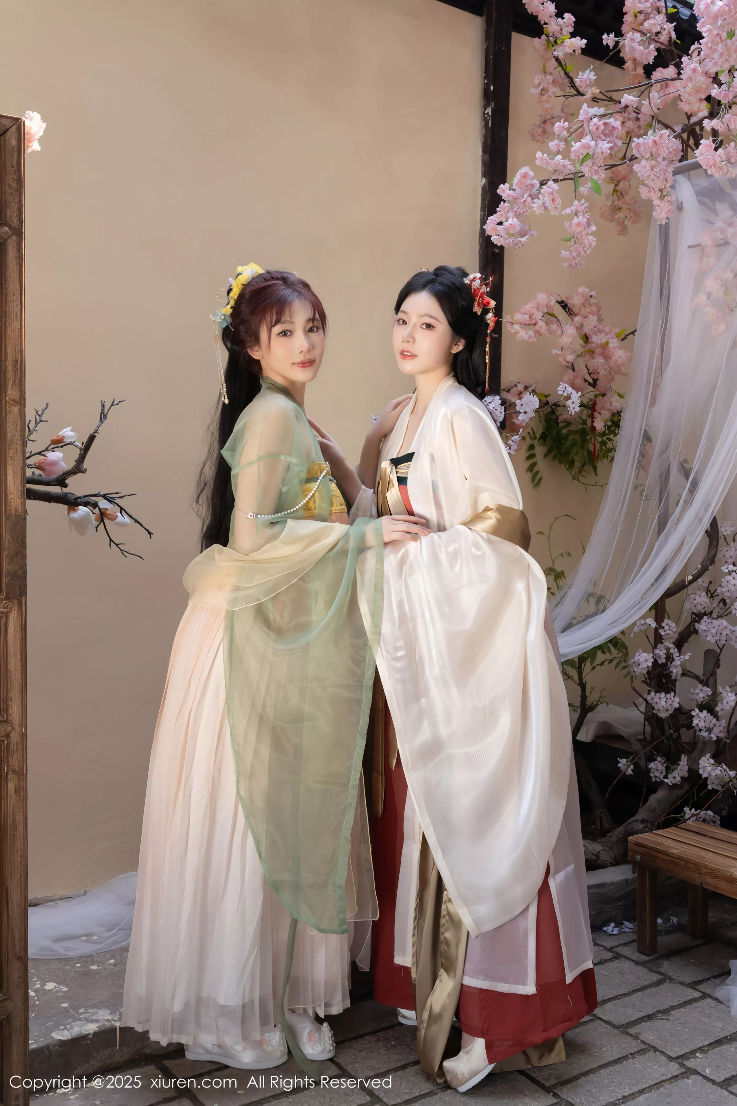 秀人集.com_[XiuRen秀人网]No.10223_模特合集女神陆萱萱＆安然anran激情互动薄纱古装撩人诱惑写真80P