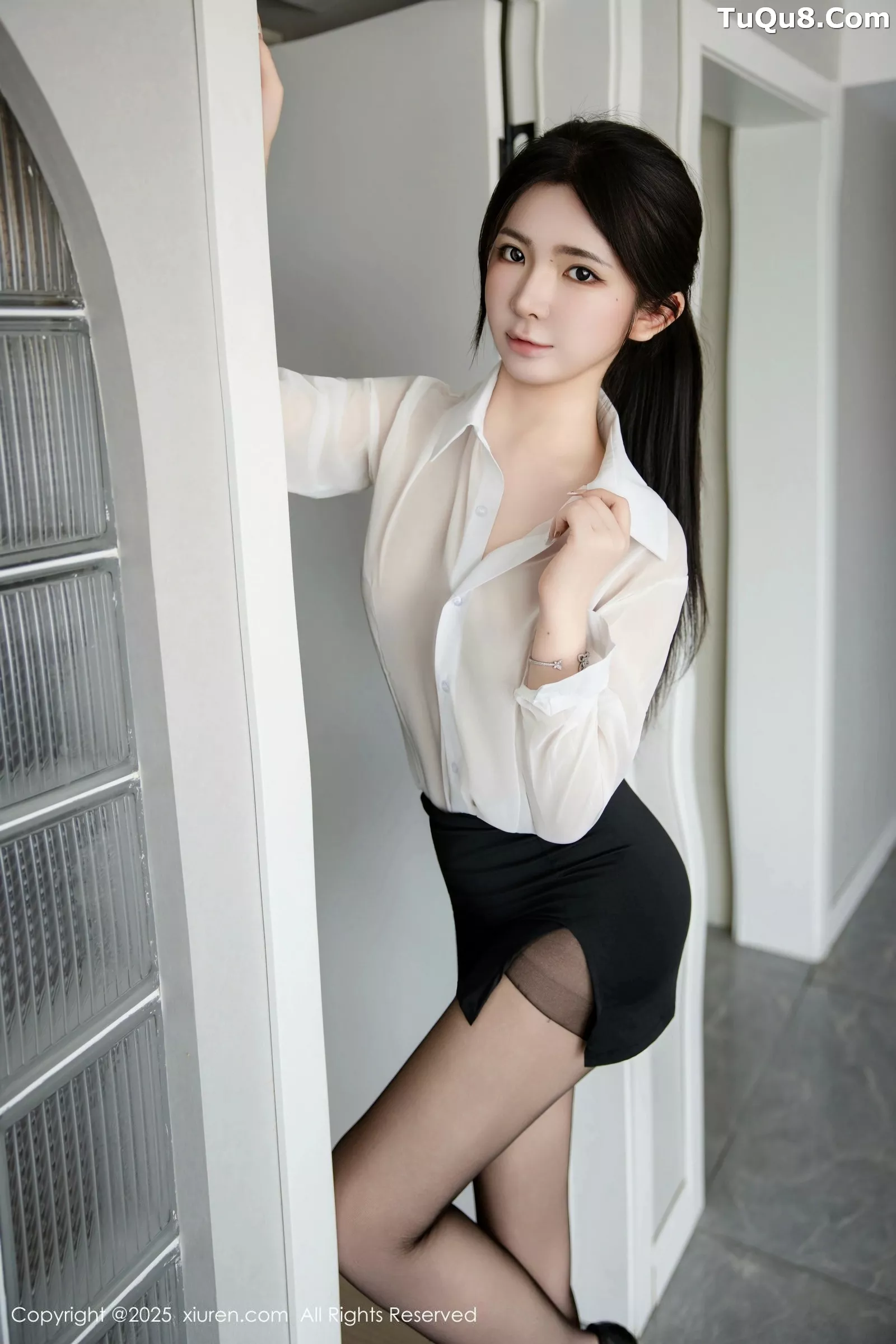 秀人集.com_[XiuRen秀人网]No.10338_新人模特童童Bunny性感OL服饰配超薄黑丝秀曼妙身材诱惑写真77P