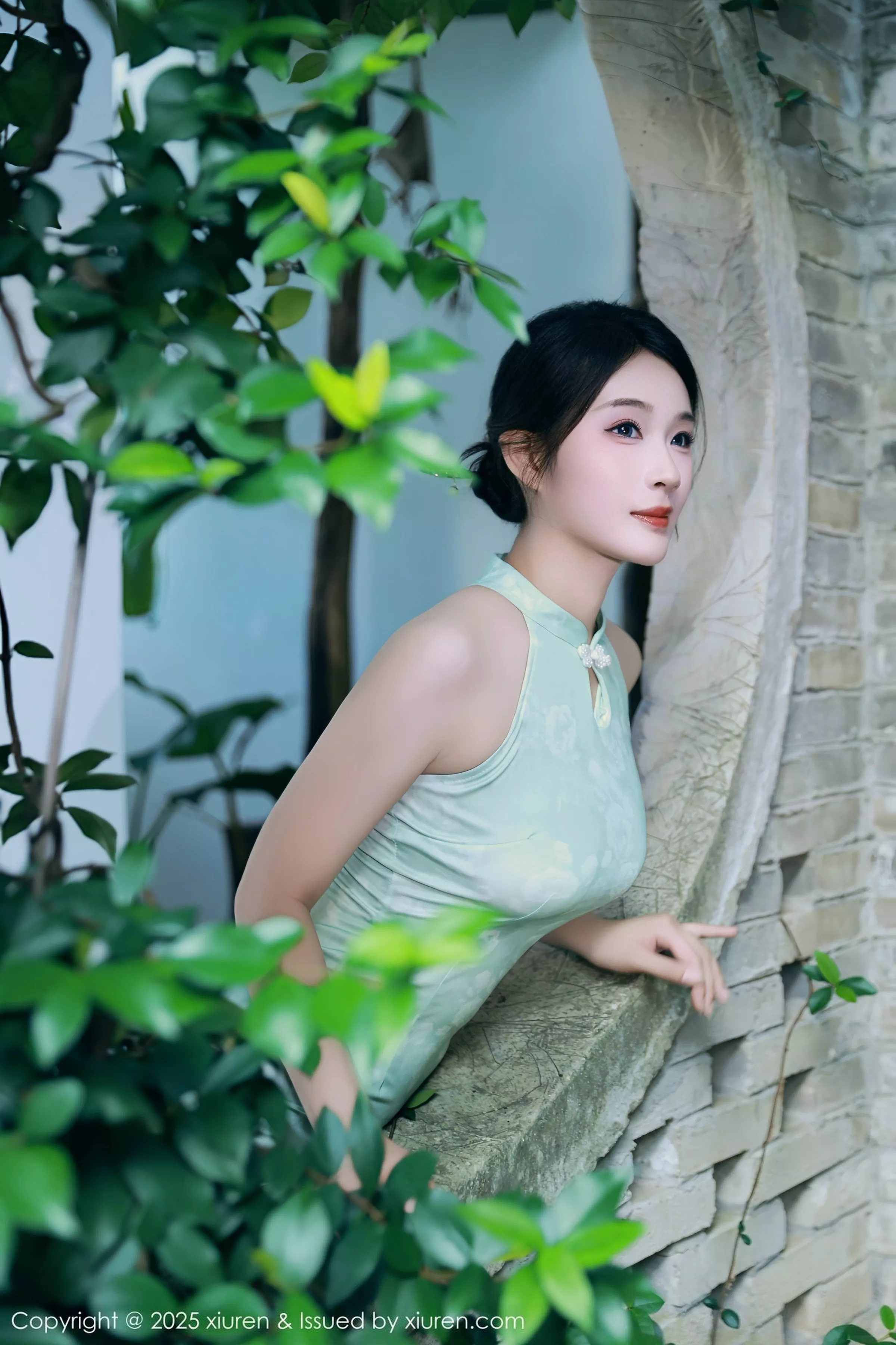 秀人集.com_[XiuRen秀人网]No.10538_模特南乔性感浅绿色旗袍服饰配超薄无内肉丝秀完美身材诱惑写真84P