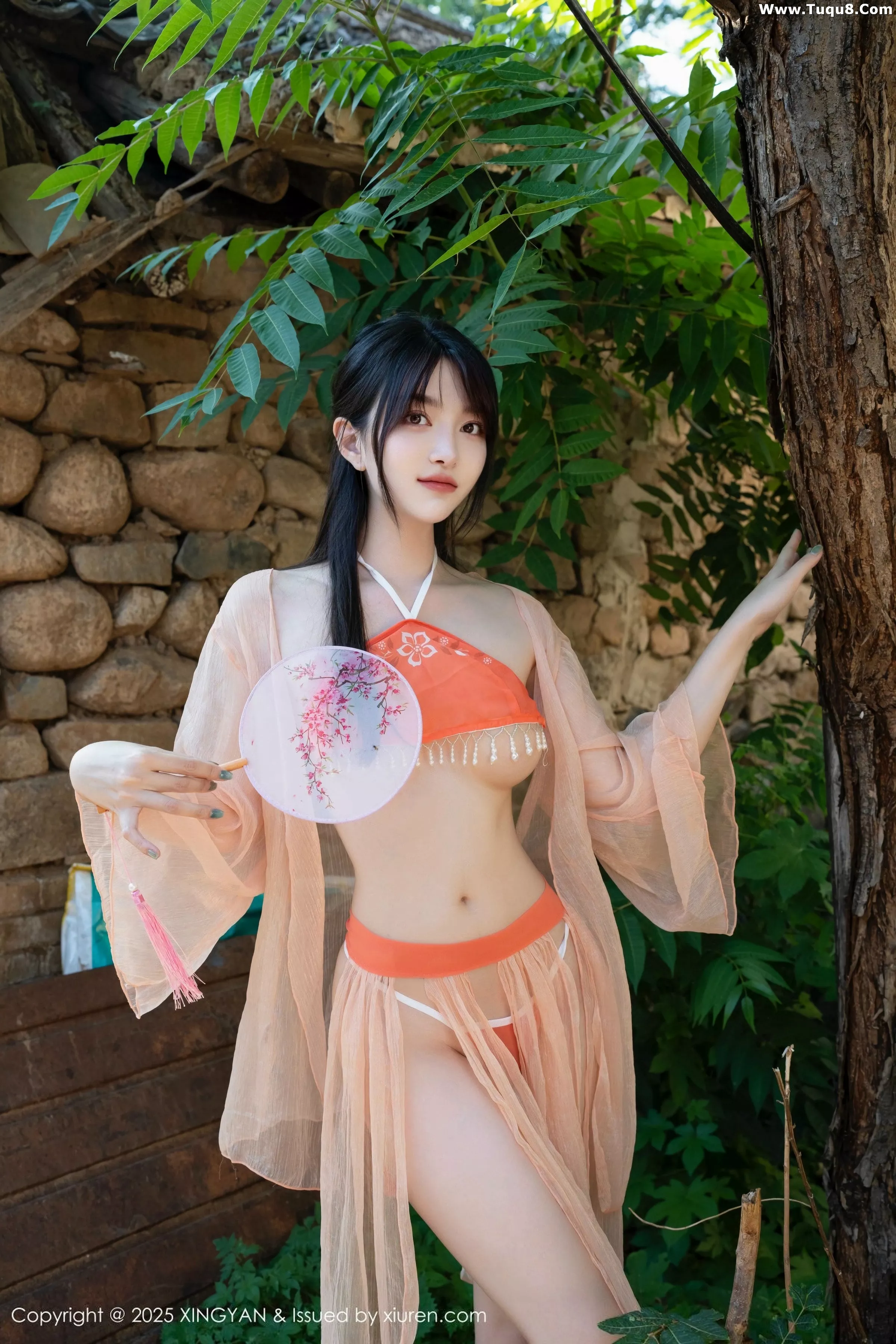 秀人集.com_[XINGYAN星颜社]VOL.369_模特白露lulu性感粉色情趣肚兜服饰秀曼妙身姿惹火诱惑写真68P