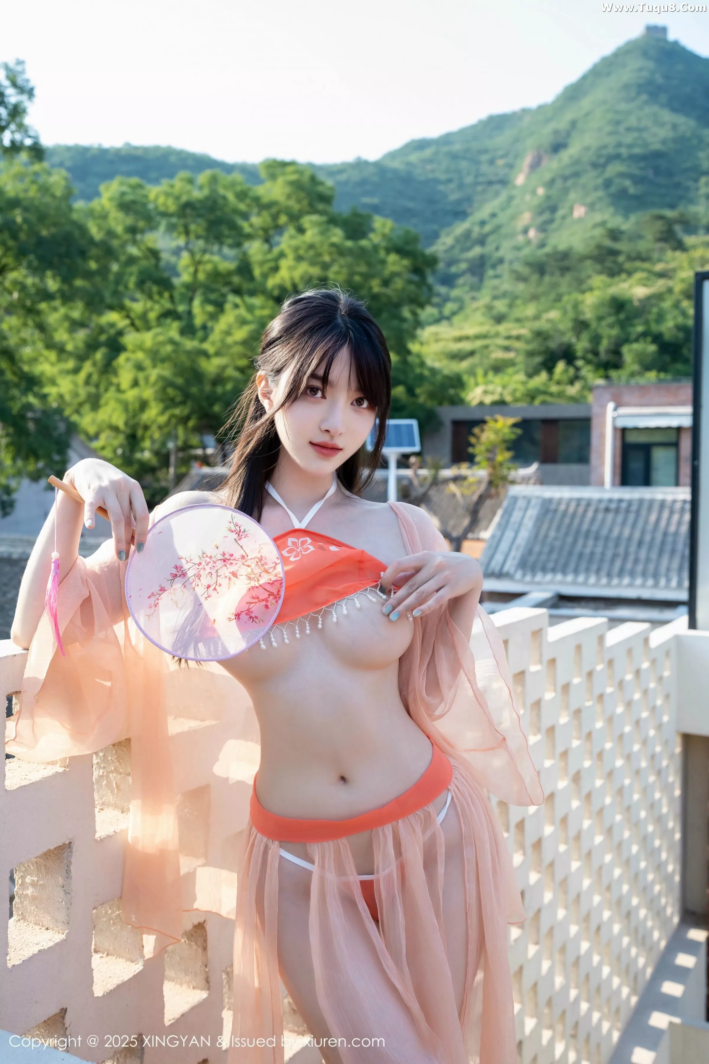 秀人集.com_[XINGYAN星颜社]VOL.369_模特白露lulu性感粉色情趣肚兜服饰秀曼妙身姿惹火诱惑写真68P