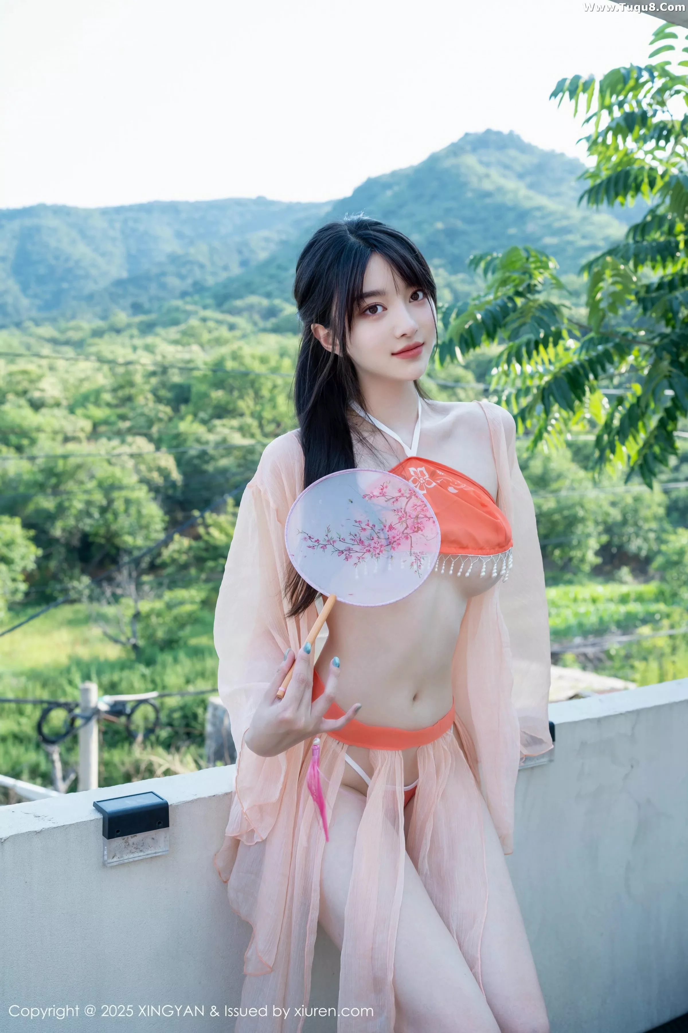 秀人集.com_[XINGYAN星颜社]VOL.369_模特白露lulu性感粉色情趣肚兜服饰秀曼妙身姿惹火诱惑写真68P