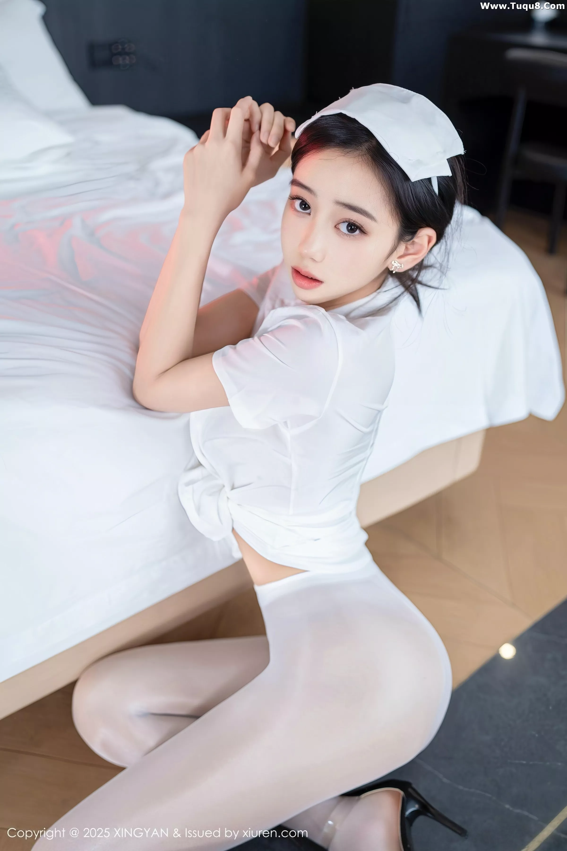 秀人集.com_[XINGYAN星颜社]VOL.371_模特时安安性感白色护士服配超薄无内白丝秀柔美身姿诱惑写真75P