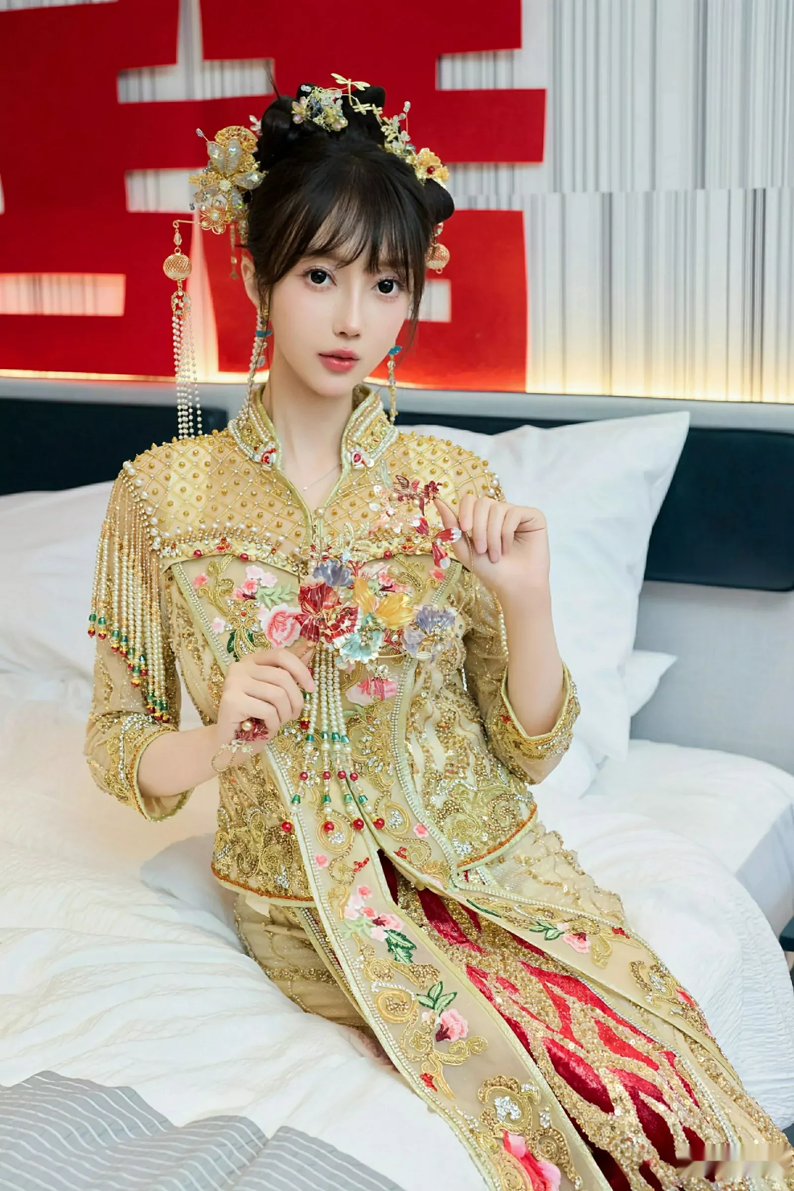 秀人集.com_[XiuRen秀人网]No.10567_模特玥儿玥er性感红色蕾丝内衣配超薄肉丝秀完美身材诱惑写真72P