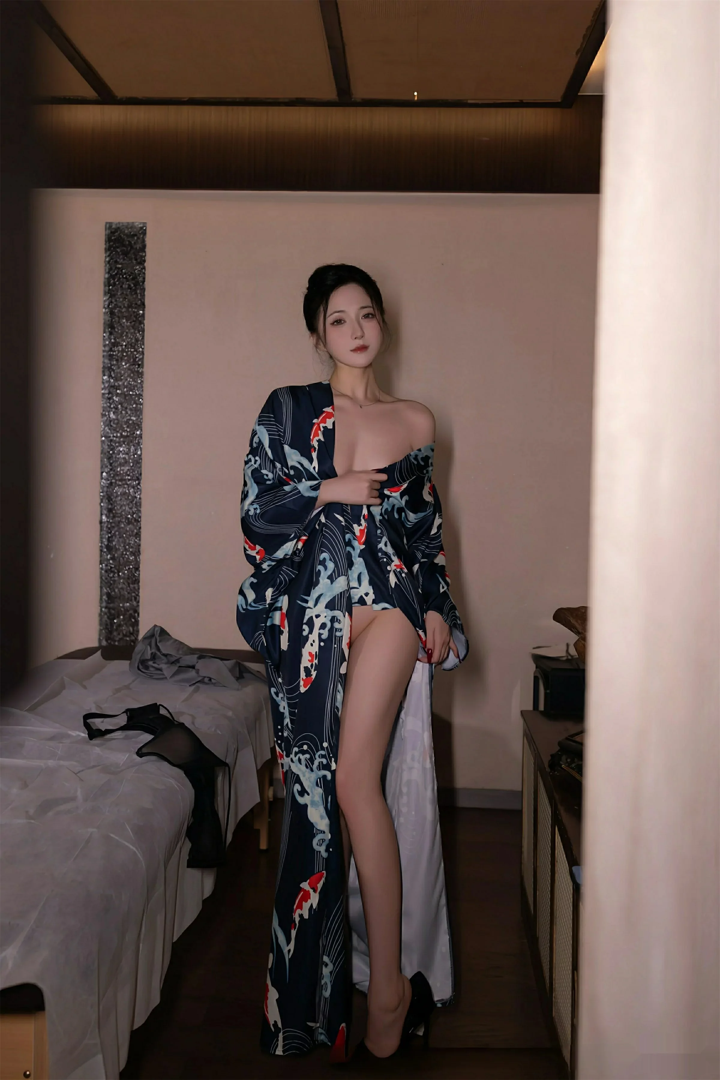 秀人集.com_[XiuRen秀人网]No.10635_模特鱼子酱Fish性感灰色衬衫露黑色内衣秀曼妙身姿完美诱惑写真79P