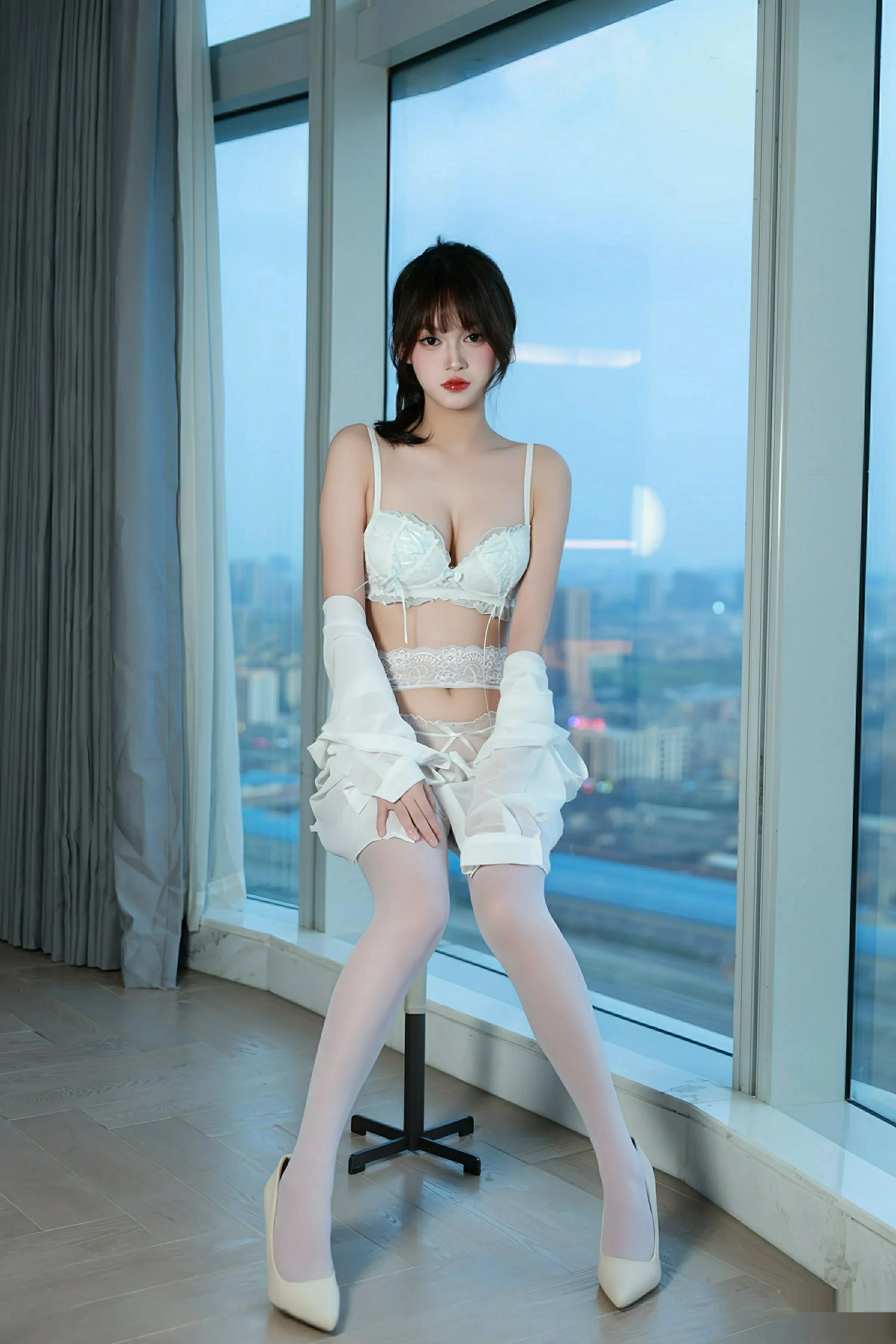 秀人集.com_[XiuRen秀人网]No.10642_模特糯咪性感白色衬衫露白色内衣配白丝吊袜秀完美身材诱惑写真80P