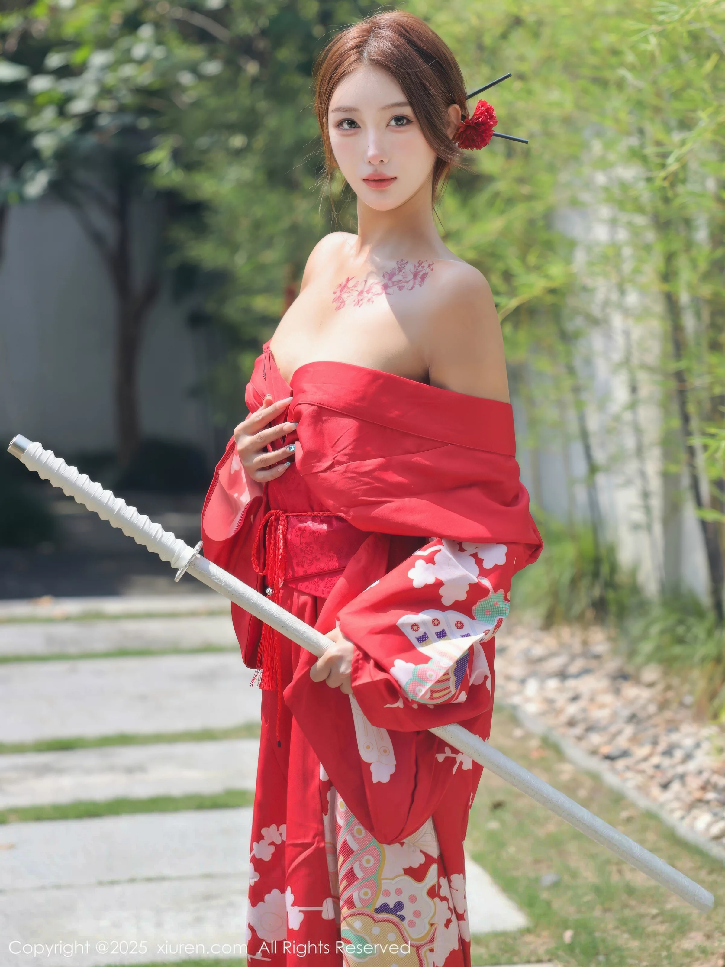 秀人集.com_[XiuRen秀人网]No.10683_模特金允希Yuki户外性感红色和服半脱秀完美身材惹火诱惑写真80P