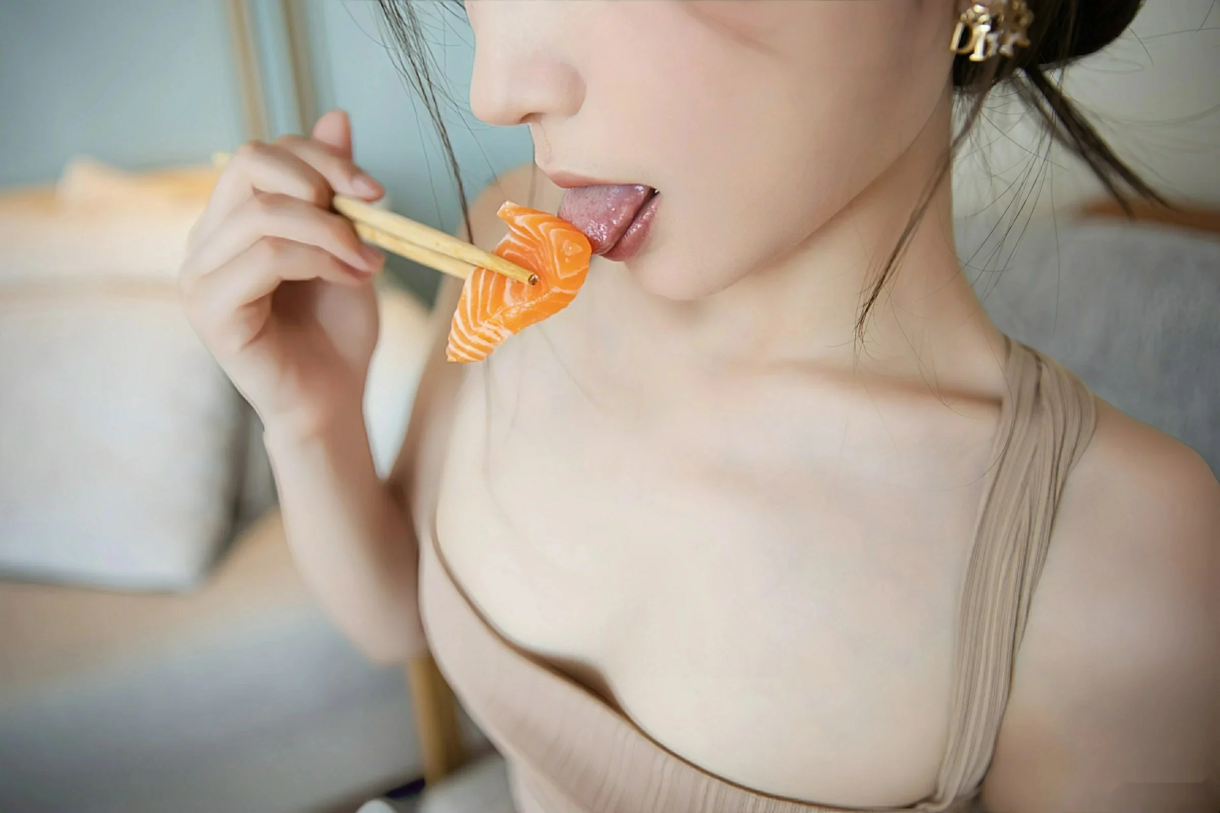 秀人集.com_[XiuRen秀人网]No.10678_模特刘婷婷性感肉色连衣长裙配超薄肉色秀完美身材诱惑写真58P