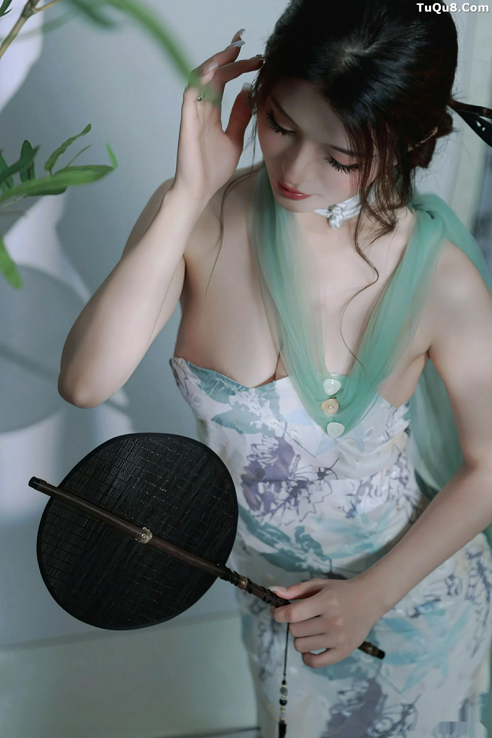 秀人集.com_[XiuRen秀人网]No.10694_模特阿依莎性感浅色古风服饰配超薄肉色秀高挑曼妙身材诱惑写真82P
