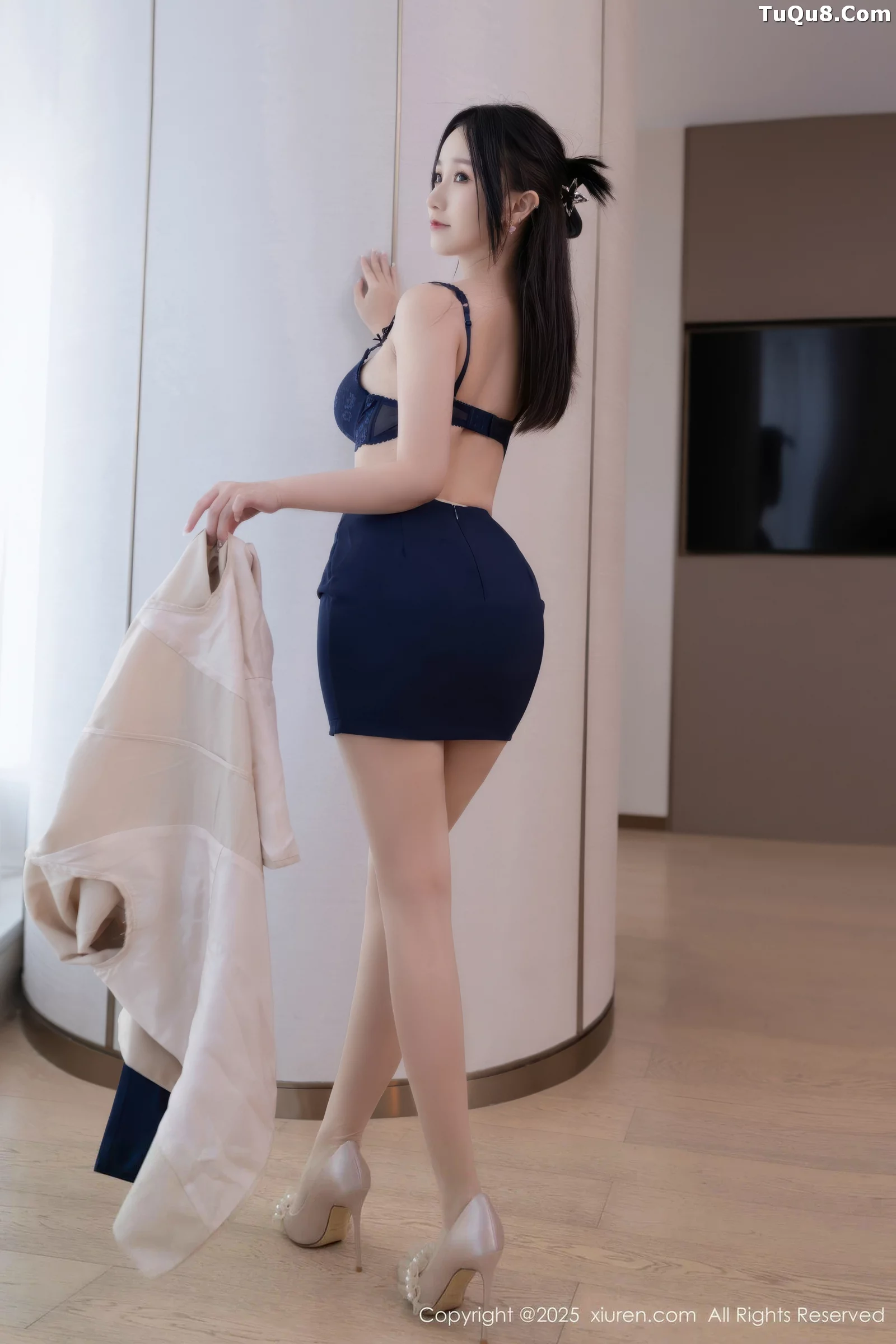 秀人集.com_[XiuRen秀人网]No.10697_模特杏子Yada性感OL服饰配超薄肉丝秀曼妙身姿撩人诱惑写真83P