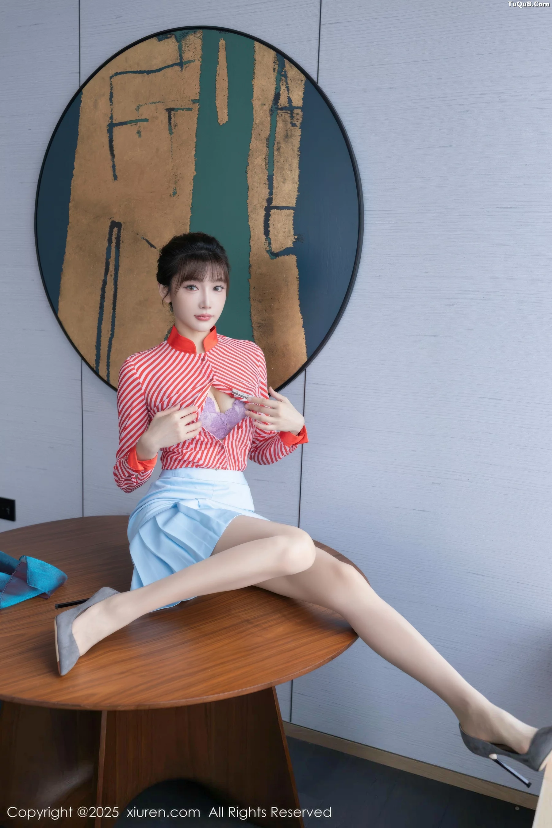 秀人集.com_[XiuRen秀人网]No.10932_模特陆萱萱性感条纹服饰露紫色蕾丝内衣秀柔美身姿迷人诱惑写真80P