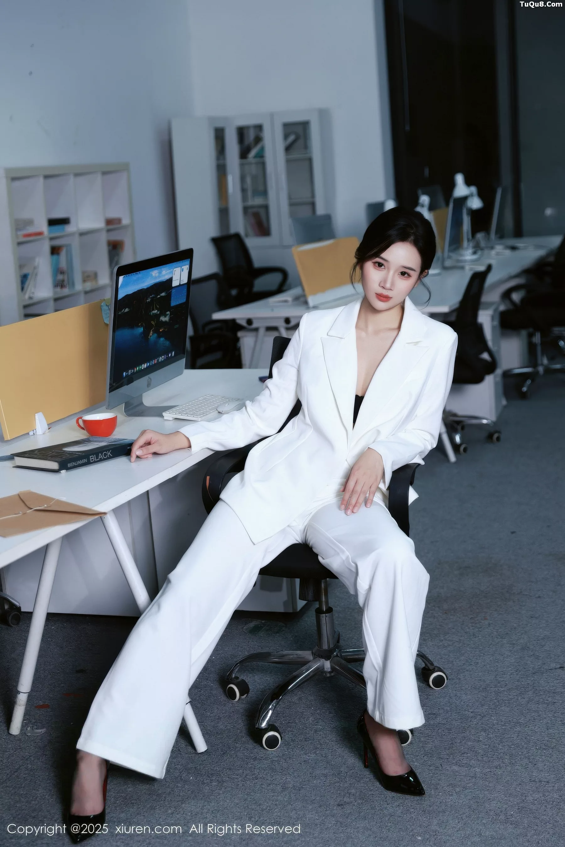 秀人集.com_[XiuRen秀人网]No.10908_模特南乔性感白色西装露黑色内衣配开档黑丝秀完美身材诱惑写真72P