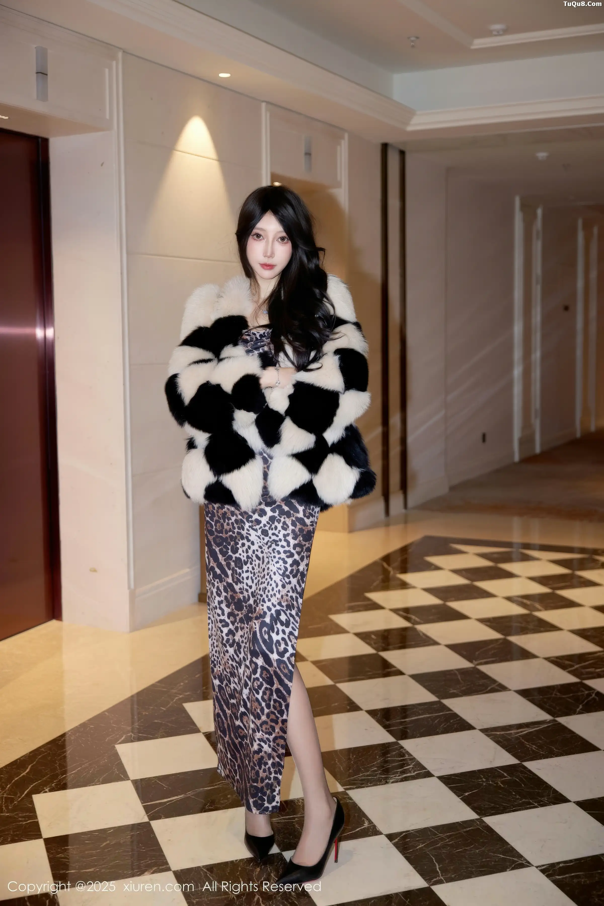 秀人集.com_[XiuRen秀人网]No.11082_模特玥儿玥er性感豹纹吊带短裙配超薄黑丝秀曼妙身姿诱惑写真74P