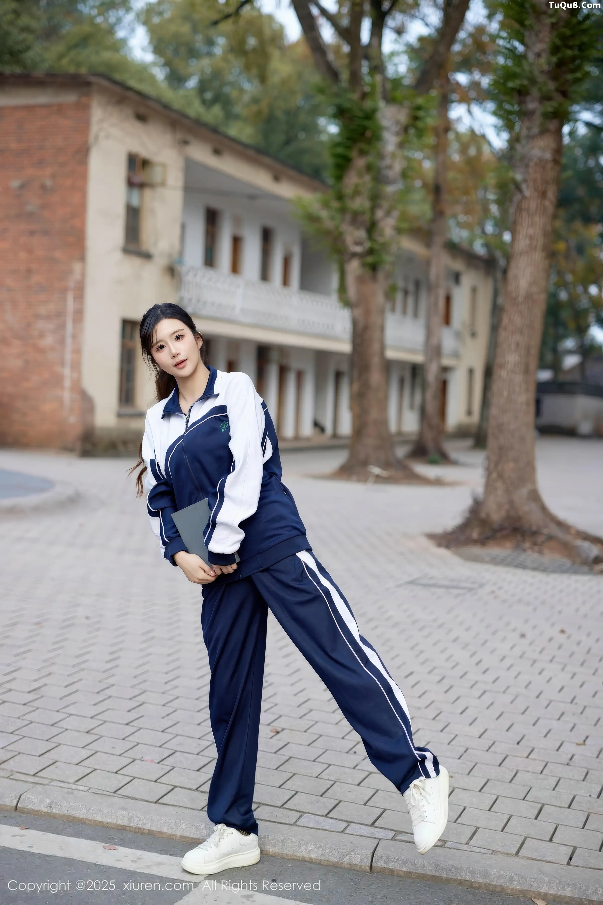 秀人集.com_[XiuRen秀人网]No.11103_模特小肉肉咪性感学生装露红色内衣配黑丝网袜秀凹凸身材写真72P