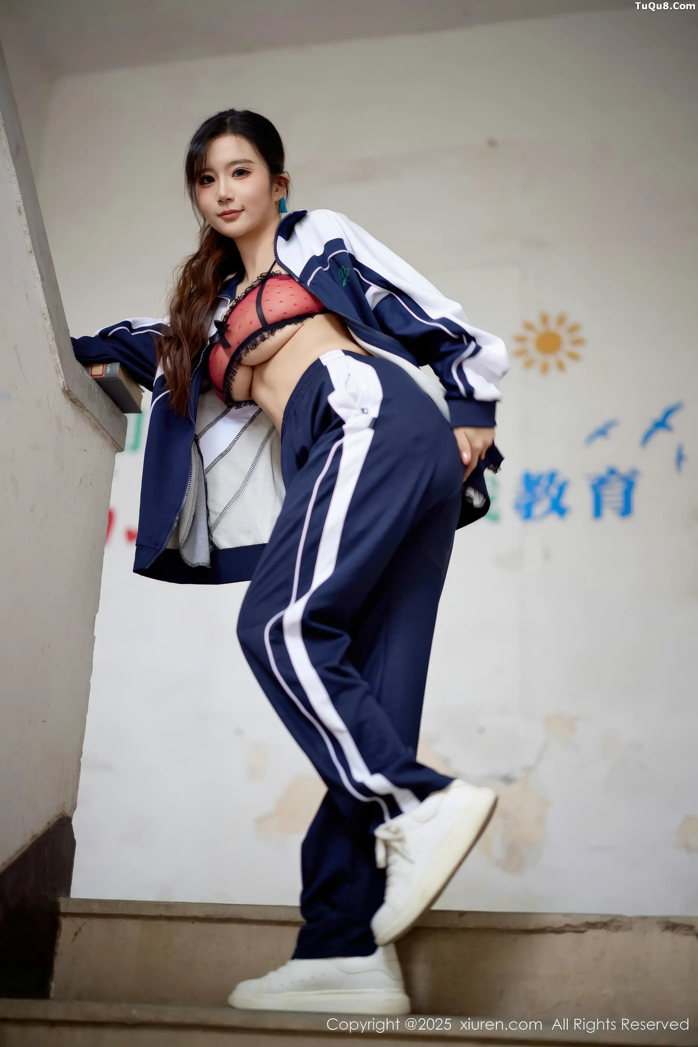 秀人集.com_[XiuRen秀人网]No.11103_模特小肉肉咪性感学生装露红色内衣配黑丝网袜秀凹凸身材写真72P